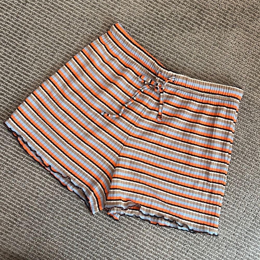 COZY STRIPED SHORTS*